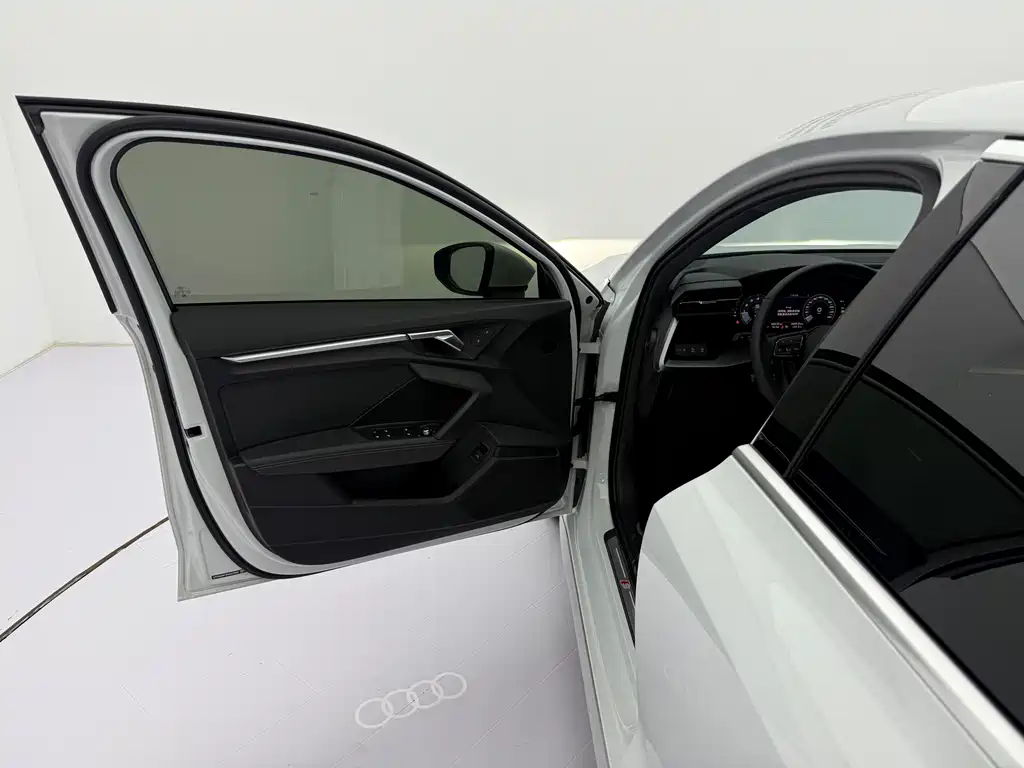 Audi A3 2023 — фото 22