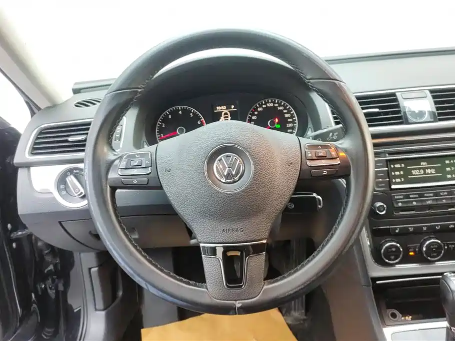 Volkswagen Passat 2016 — фото 15