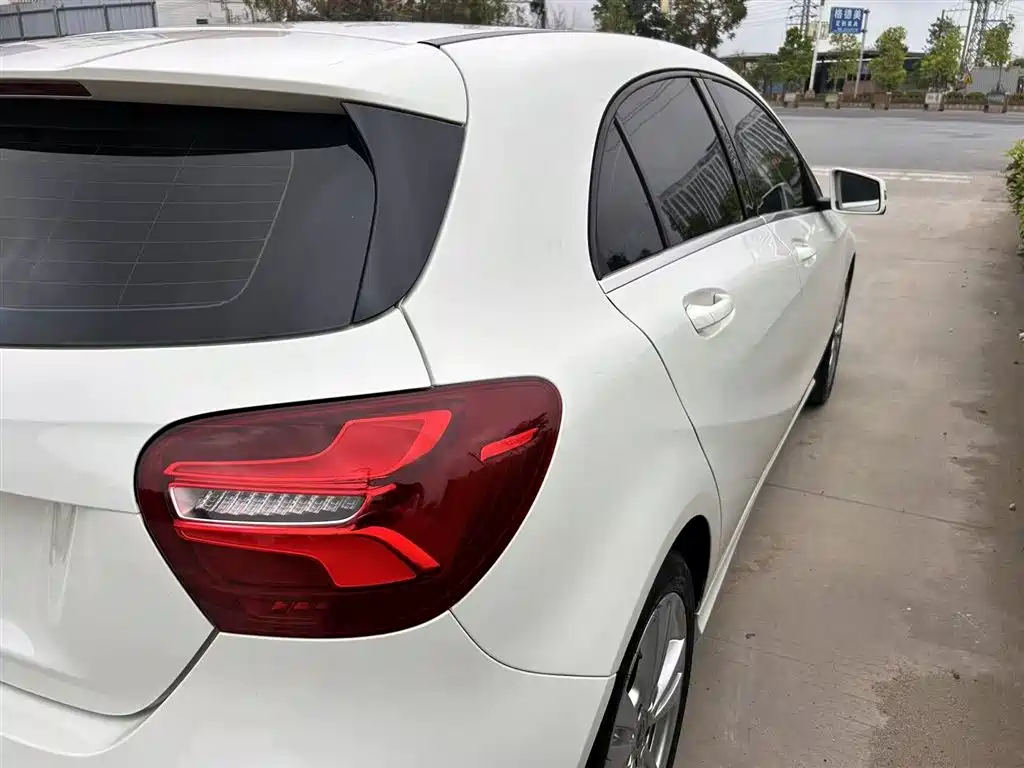 Mercedes-Benz A-Class 2017 — фото 24