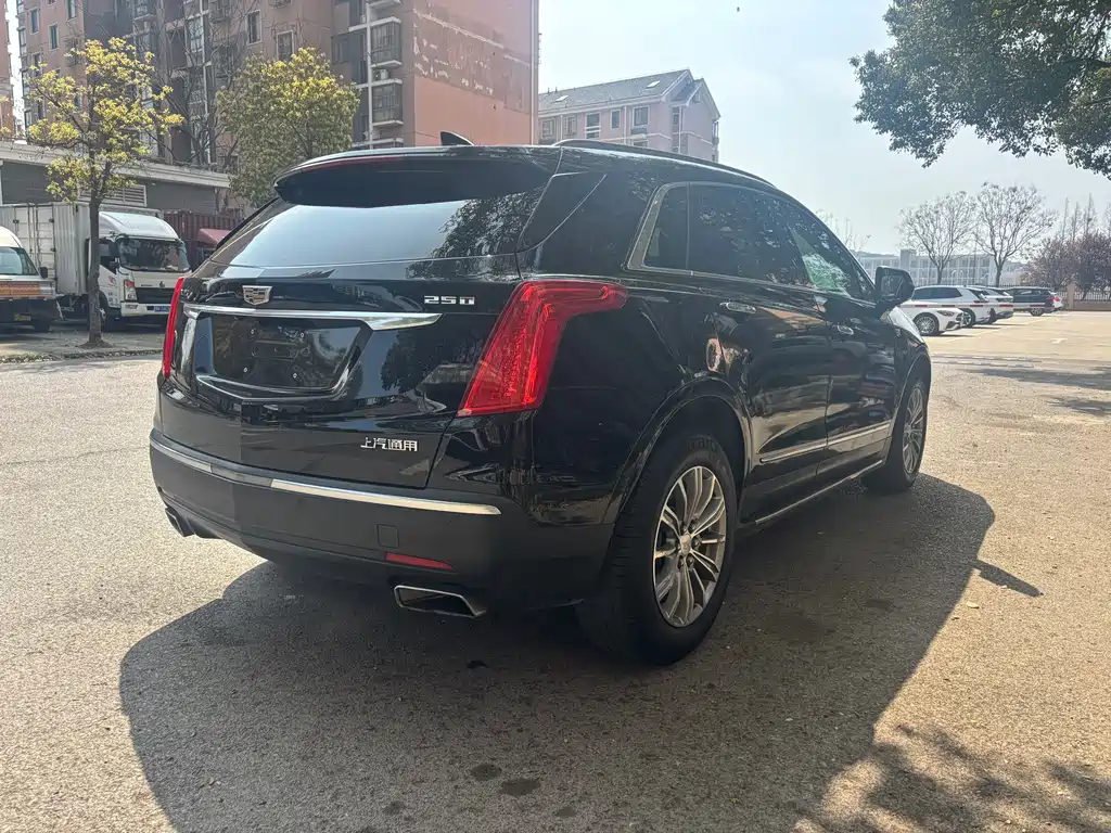 Cadillac XT5 2017 — фото 12