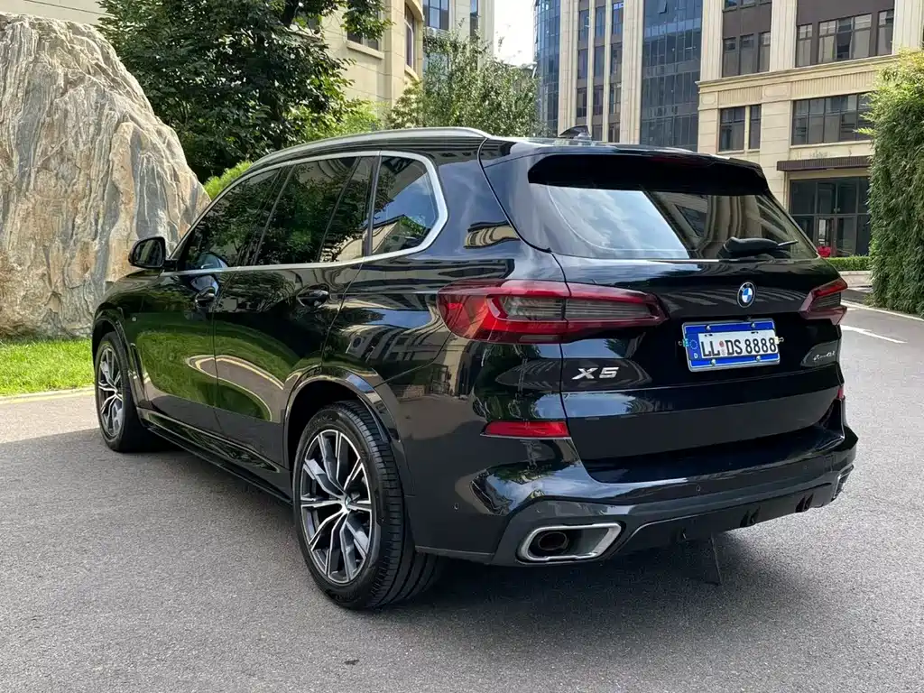 BMW X5 2021