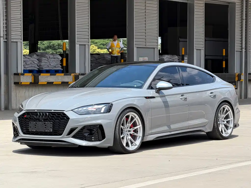 Audi RS 5 2023 — фото 1