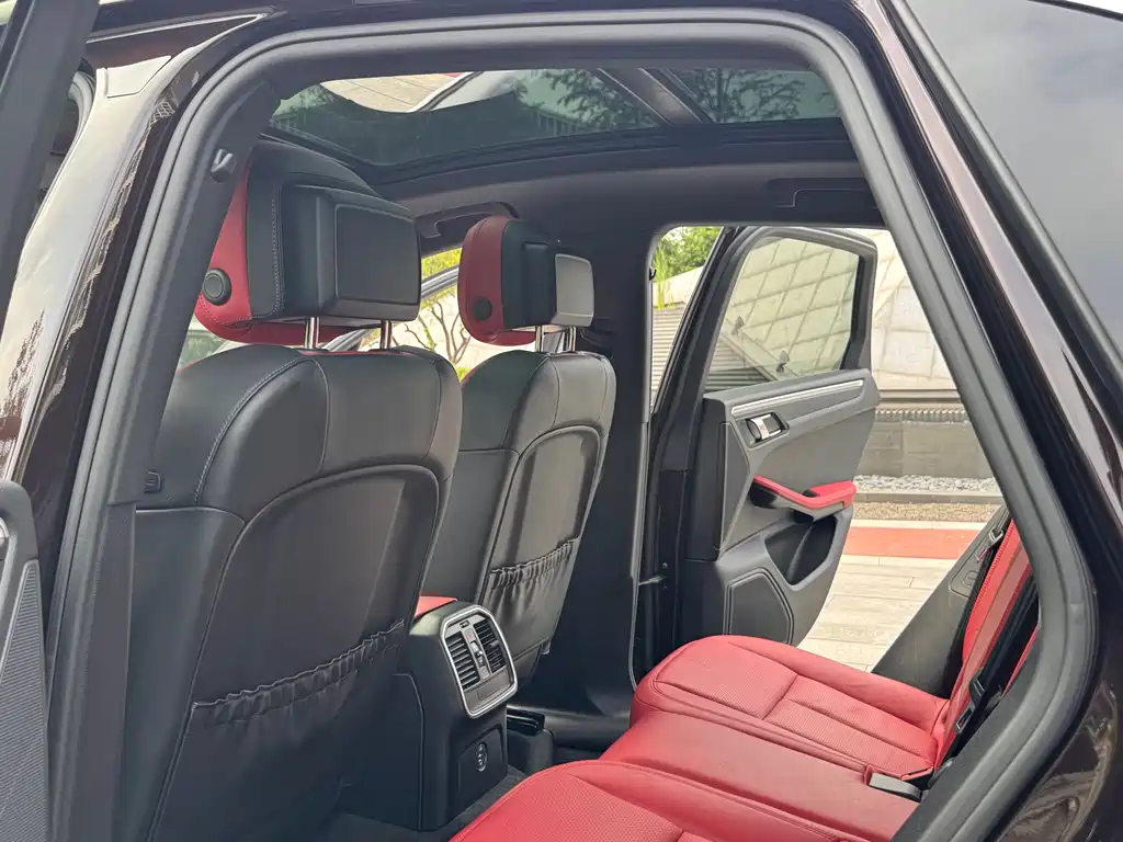 Porsche Macan 2019 — фото 10