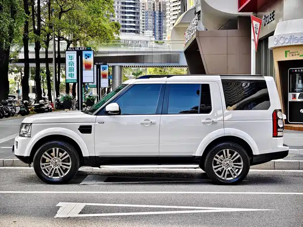 Land Rover Discovery 2014