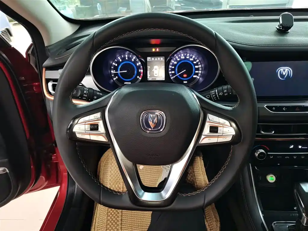 Changan Eado XT 2018 — фото 11