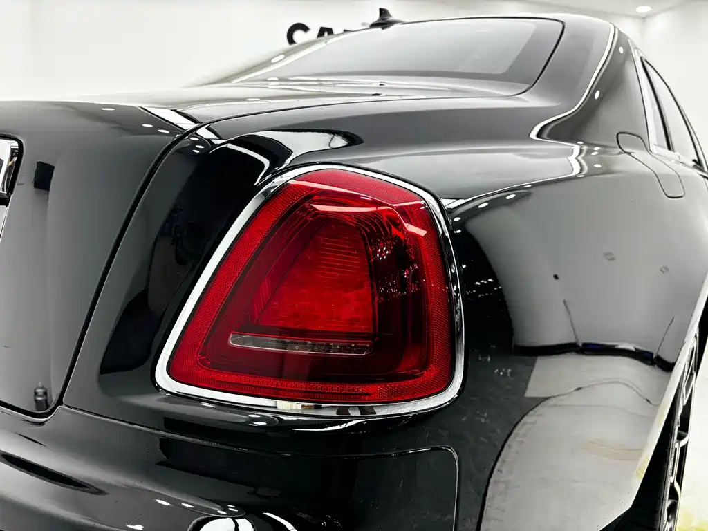 Rolls-Royce Ghost 2016 — фото 12