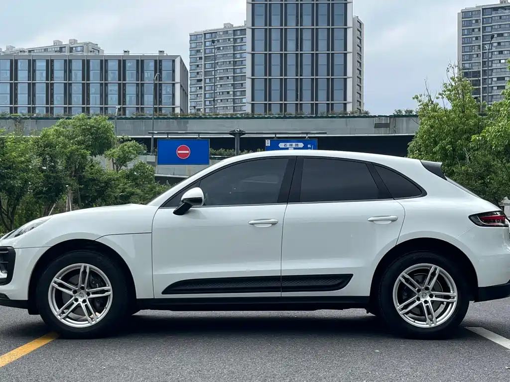 Porsche Macan 2024 — фото 3