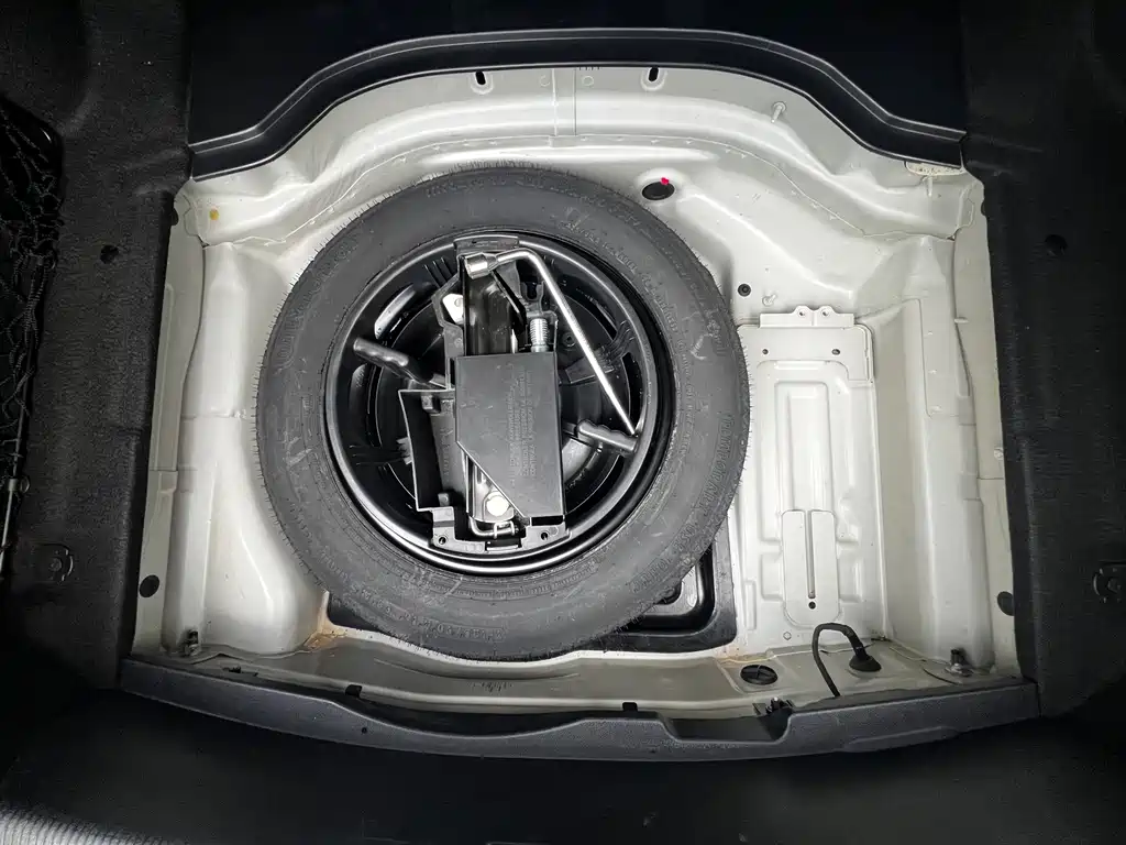 Mercedes-Benz C-Class 2011 — фото 16