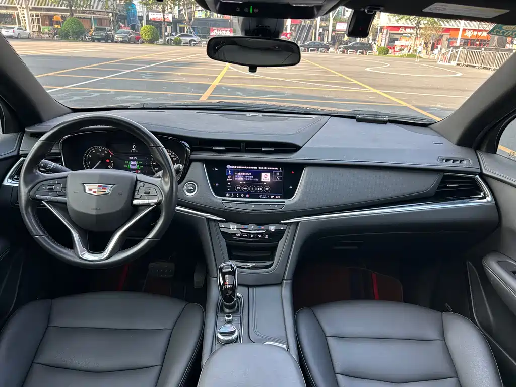Cadillac XT6 2020 — фото 12