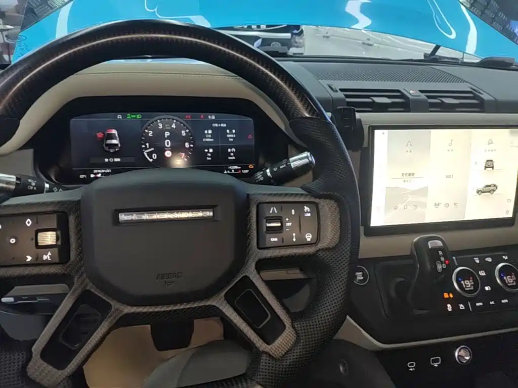 Land Rover Defender 2021 — фото 10