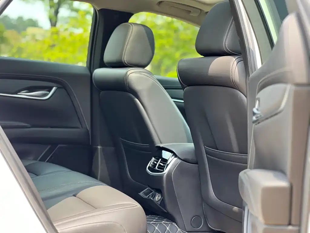 Cadillac XTS 2019 — фото 17