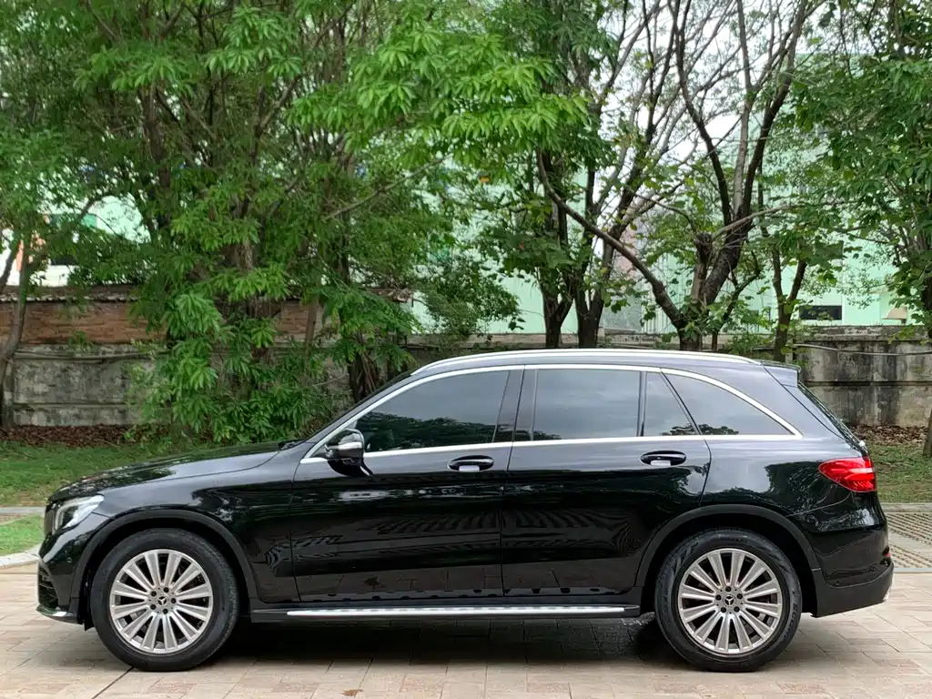 Mercedes-Benz GLC 2017 — фото 15