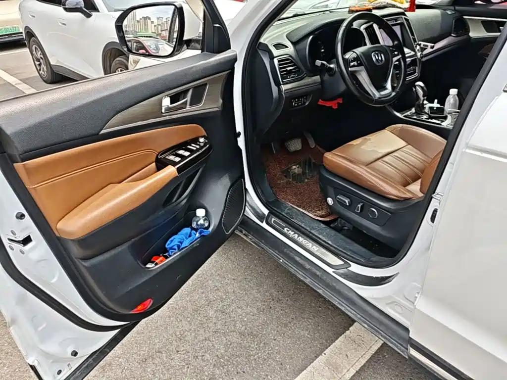 Changan CS95 2018 — фото 16