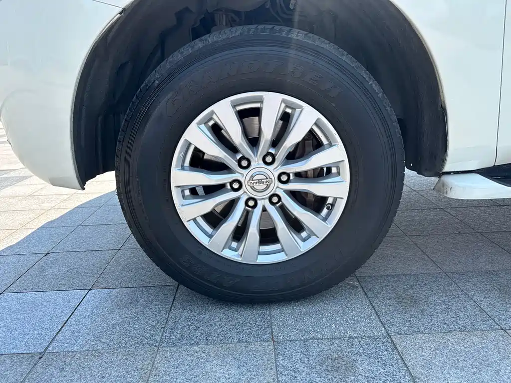 Nissan Patrol 2018 — фото 16