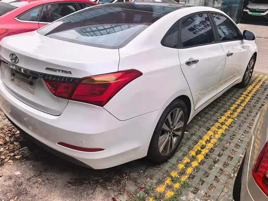 Hyundai Mistra 2015 — фото 3