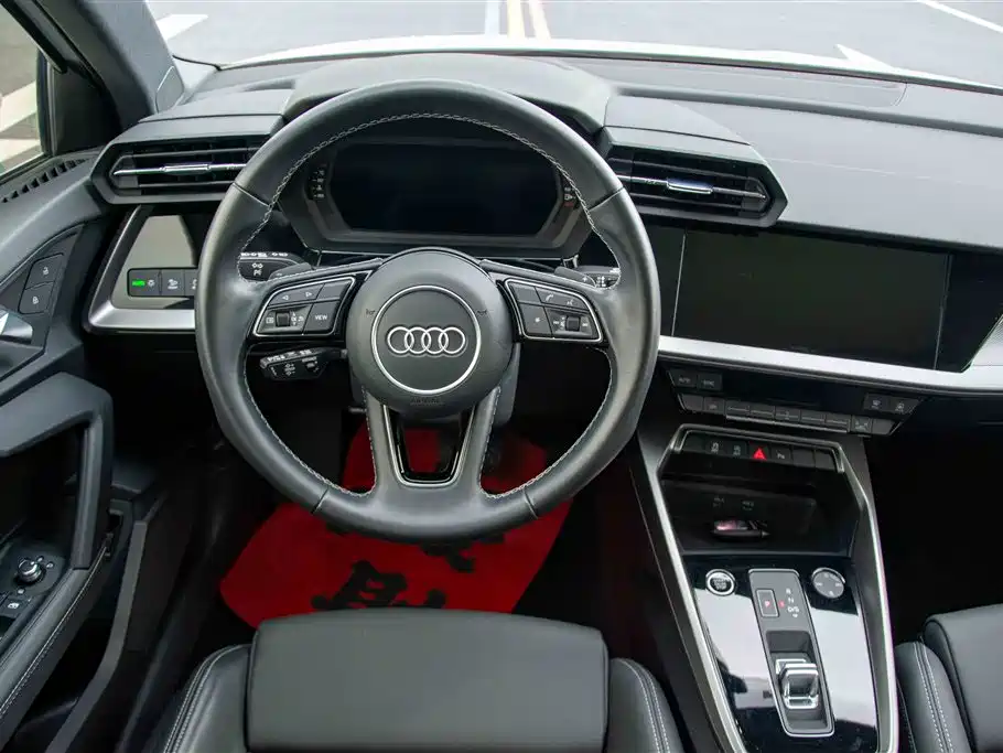 Audi A3 2024 — фото 19
