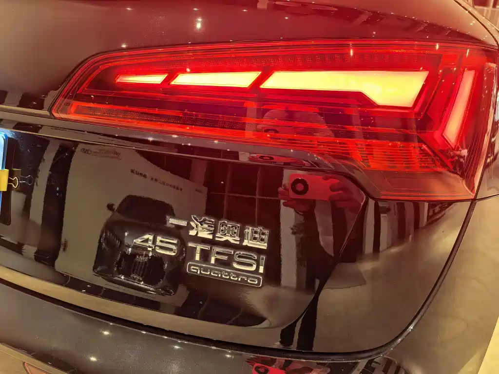 Audi Q5L 2025 — фото 18