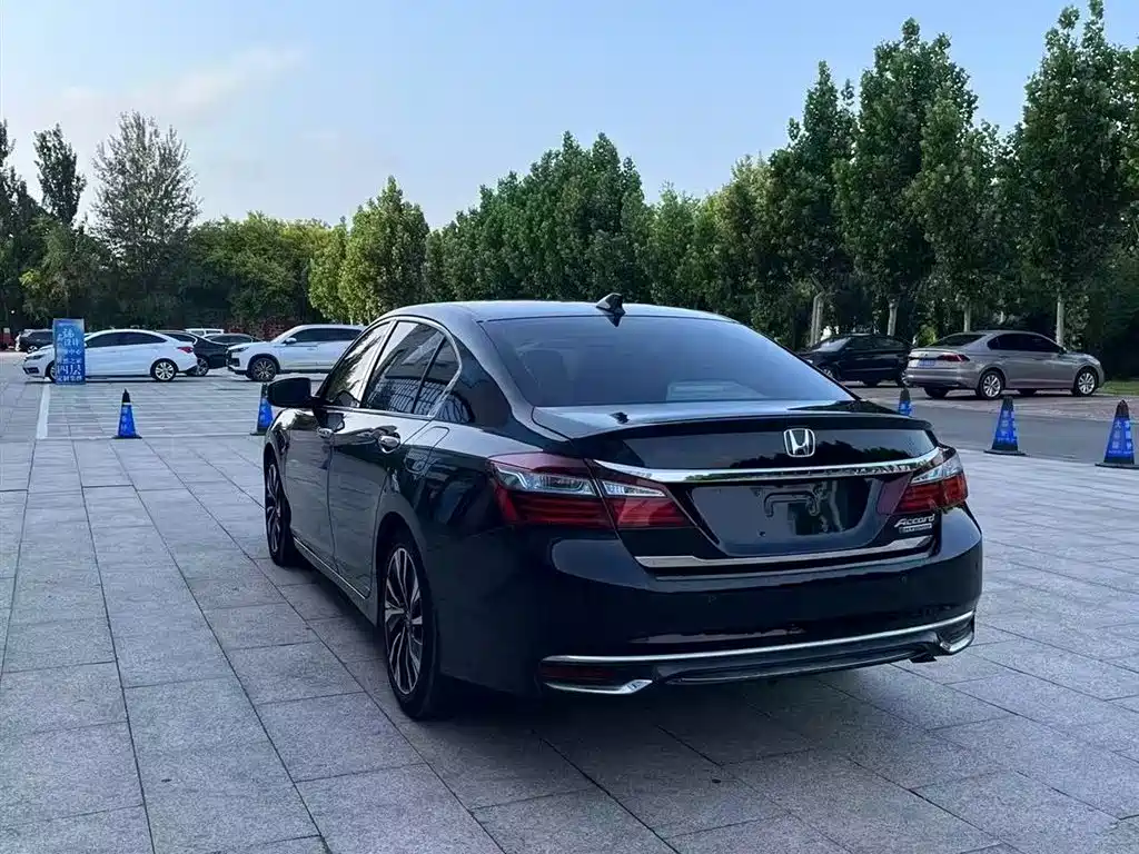 Honda Accord 2018 — фото 5