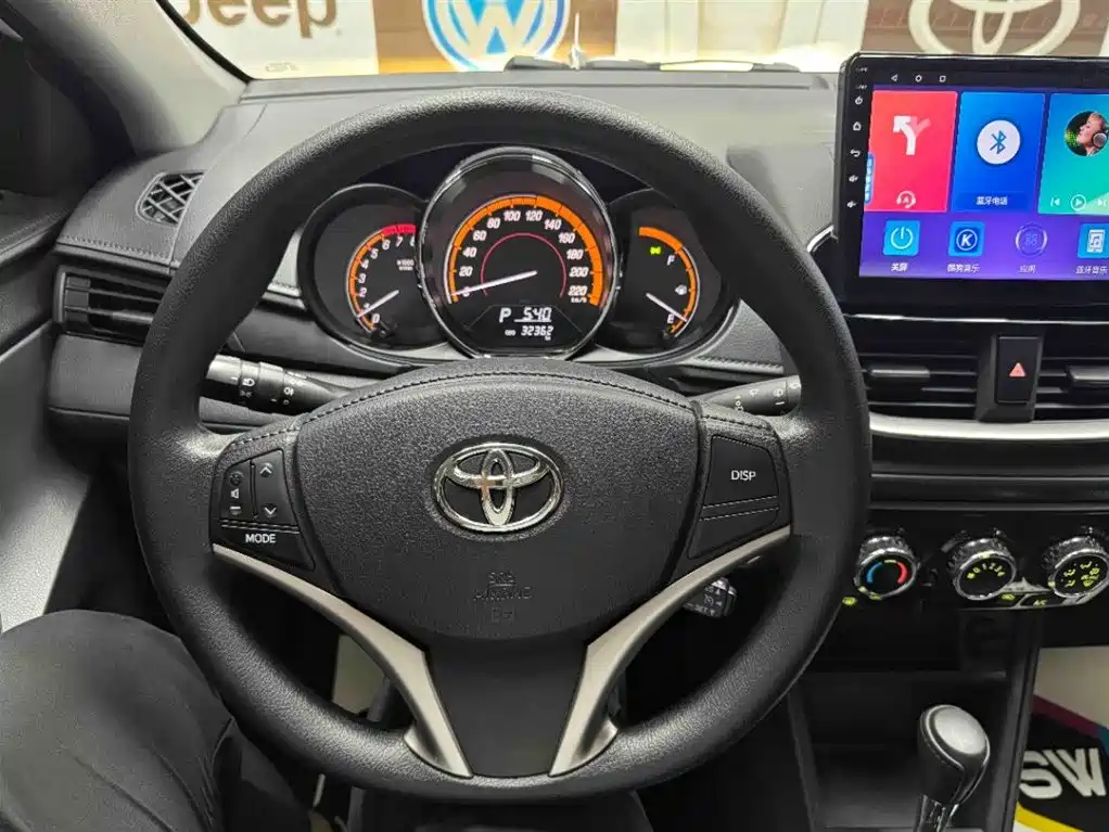 Toyota Yaris L 2022 — фото 11