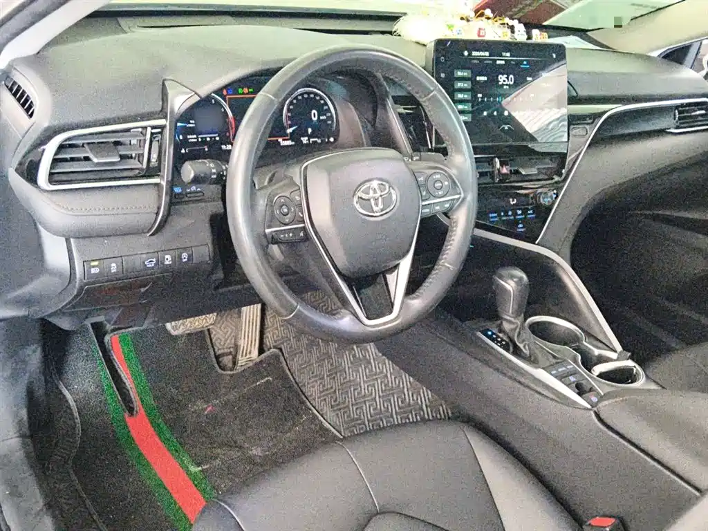 Toyota Camry 2022 — фото 10