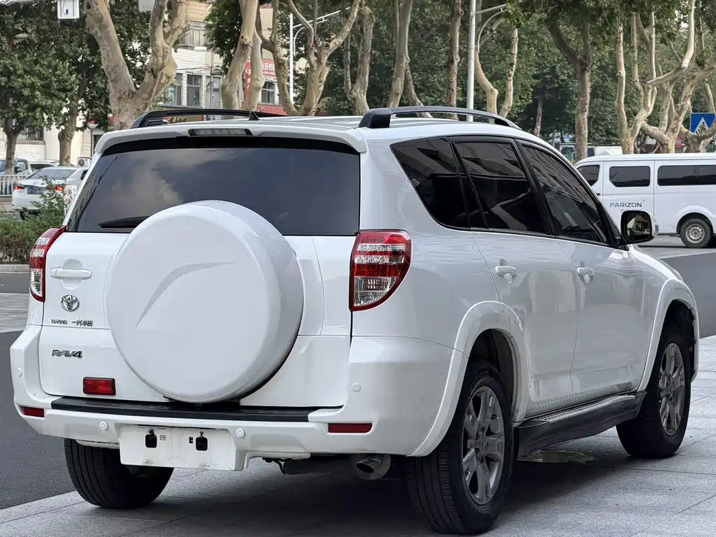 Toyota RAV4 2013