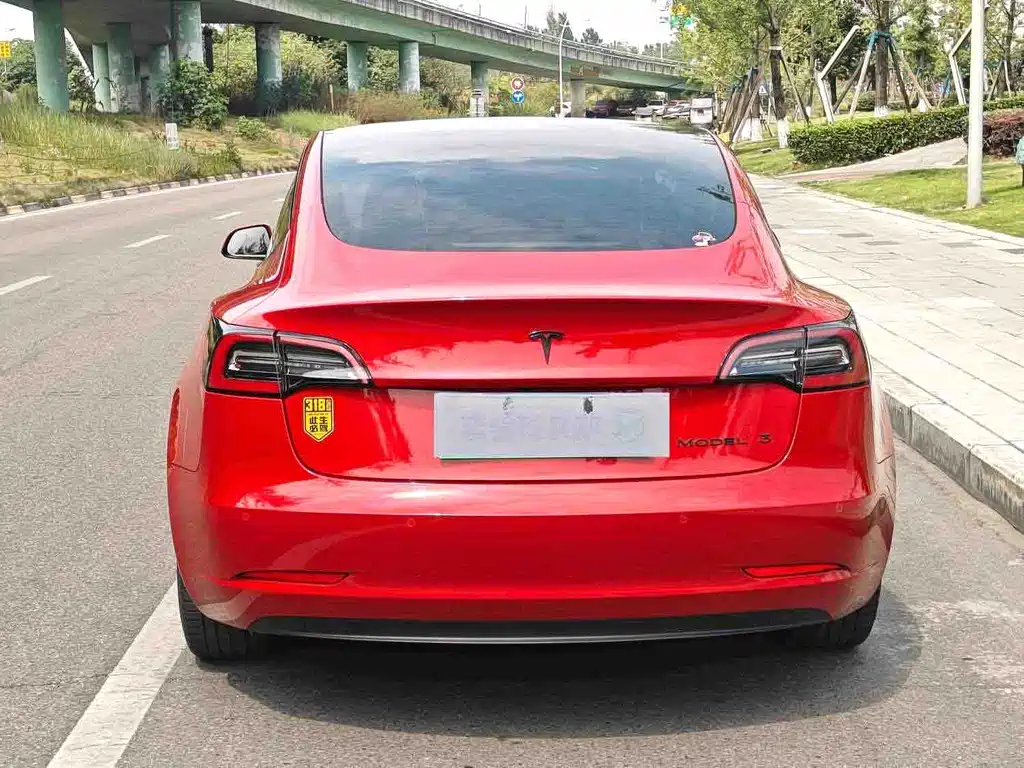 Tesla Model 3 2021 — фото 10