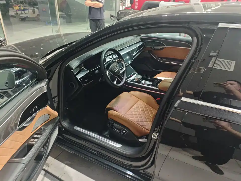 Audi A8 2024