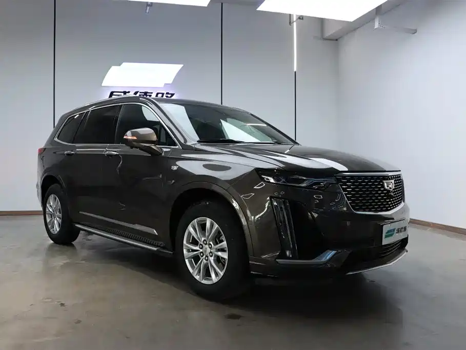 Cadillac XT6 2022 — фото 4