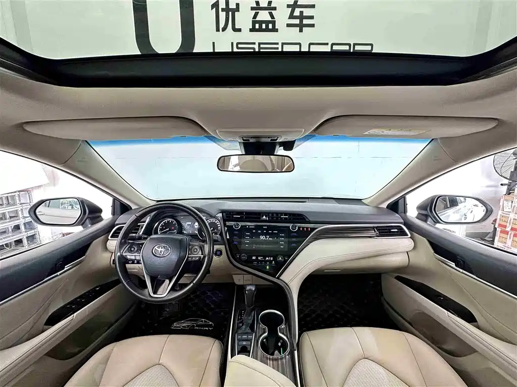 Toyota Camry 2020 — фото 6