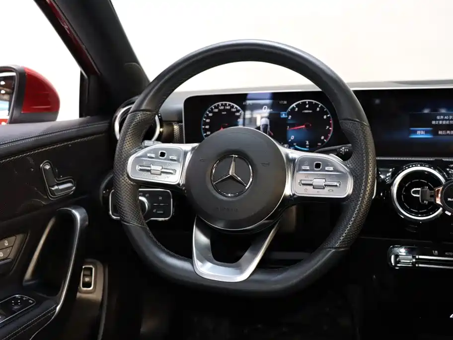 Mercedes-Benz A-Class 2019 — фото 13