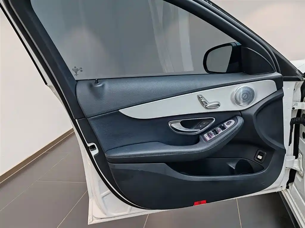 Mercedes-Benz C-Class 2020 — фото 14
