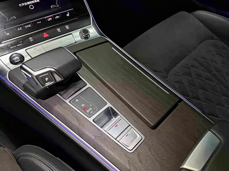 Audi A6L 2023 — фото 11