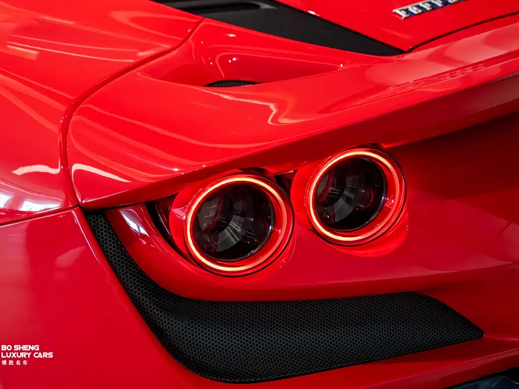 Ferrari F8 2022 — фото 22
