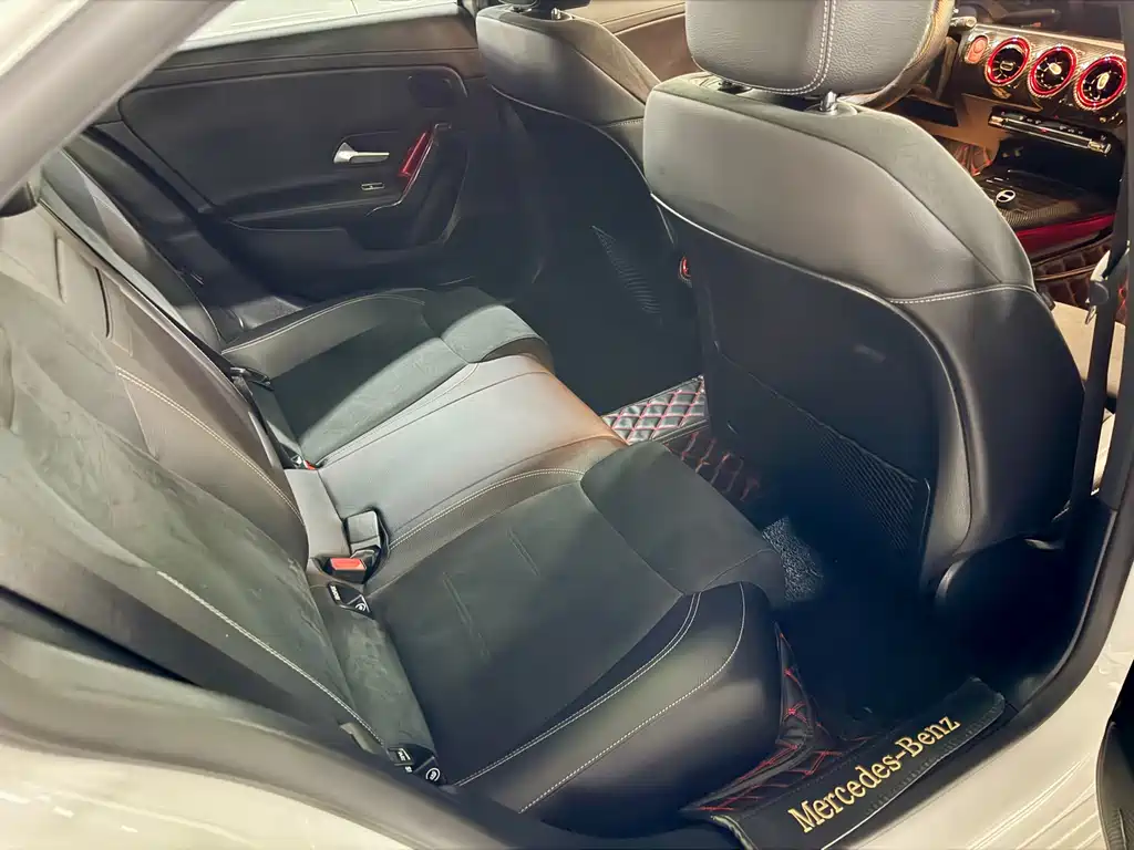 Mercedes-Benz A-Class 2019 — фото 10