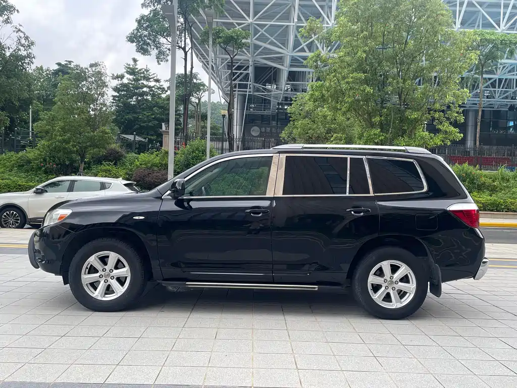 Toyota Highlander 2010 — фото 6