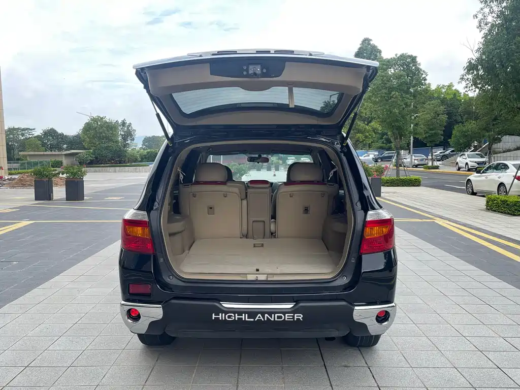 Toyota Highlander 2010 — фото 21