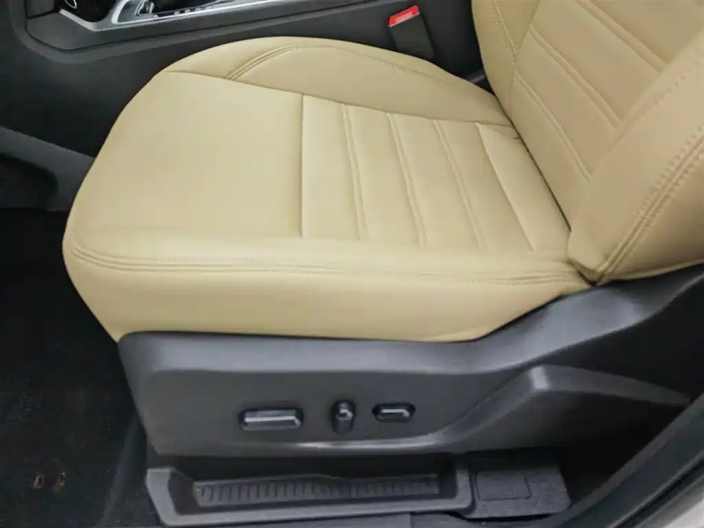 Ford Kuga 2016 — фото 20