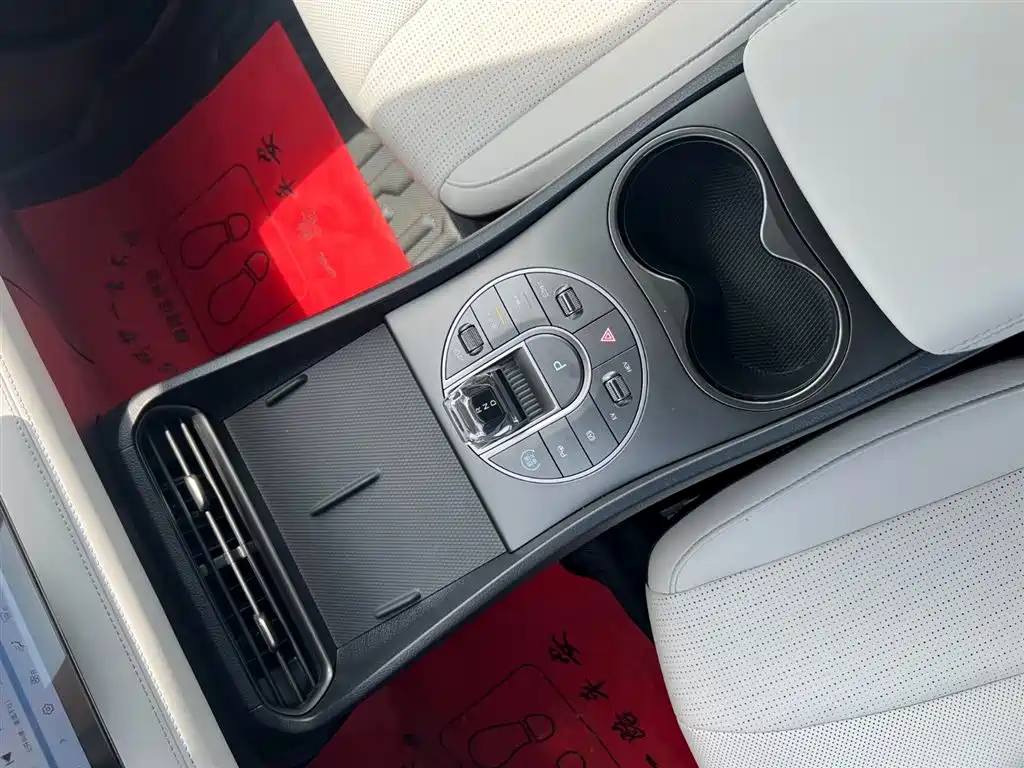 BYD Seal 05 DM-i 2025 — фото 16