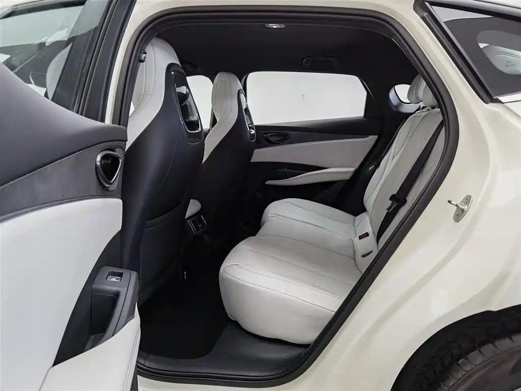 BYD Seal 06 2025 — фото 15