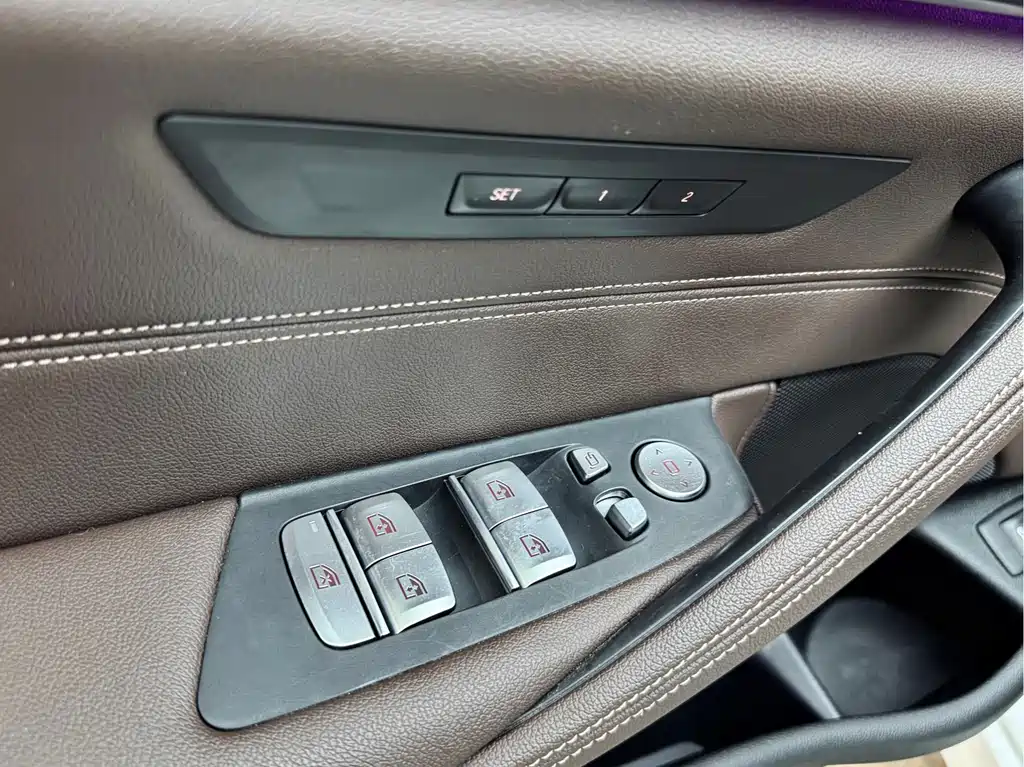 BMW 5 Series 2021 — фото 11