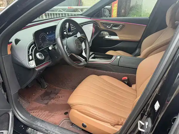 Mercedes-Benz E-Class 2024