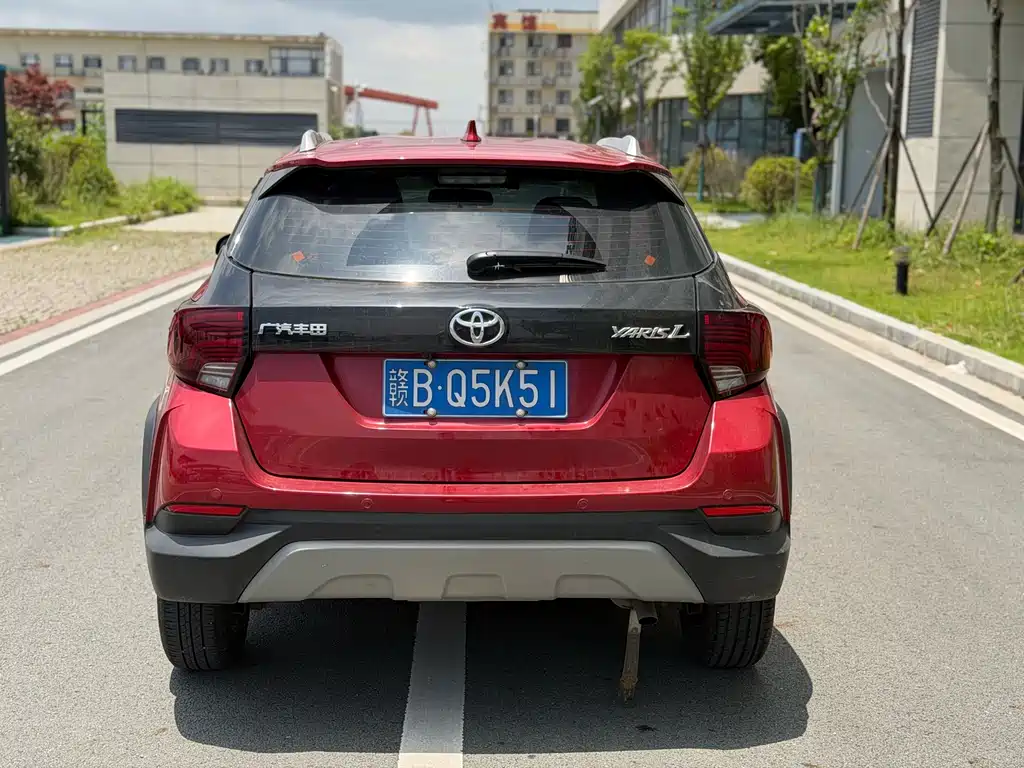Toyota Yaris L 2022 — фото 11
