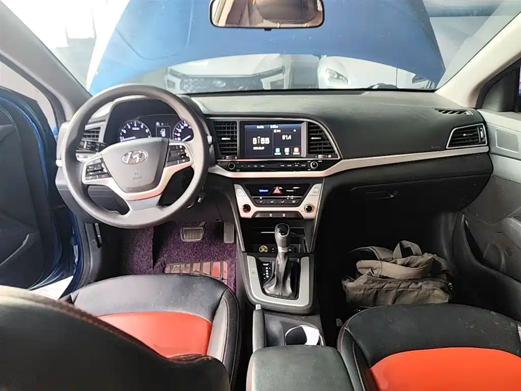Hyundai Elantra 2016 — фото 10