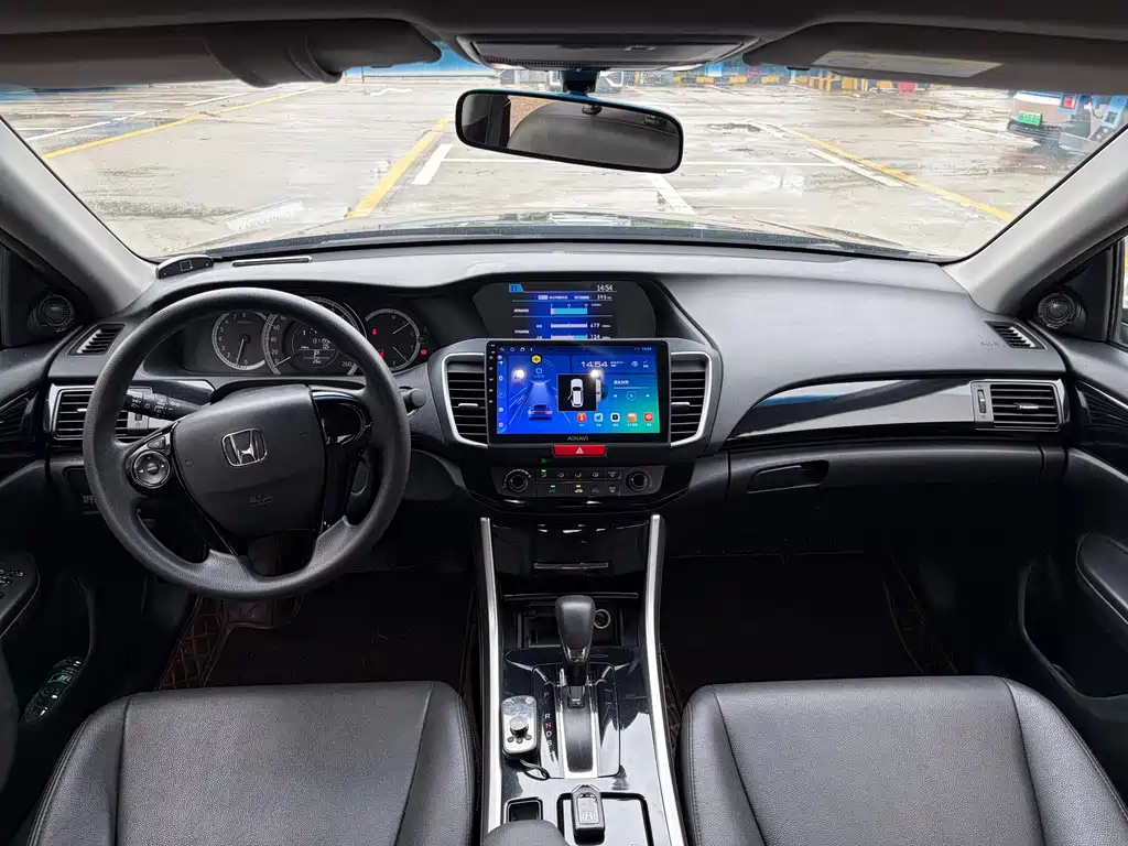 Honda Accord 2018 — фото 6