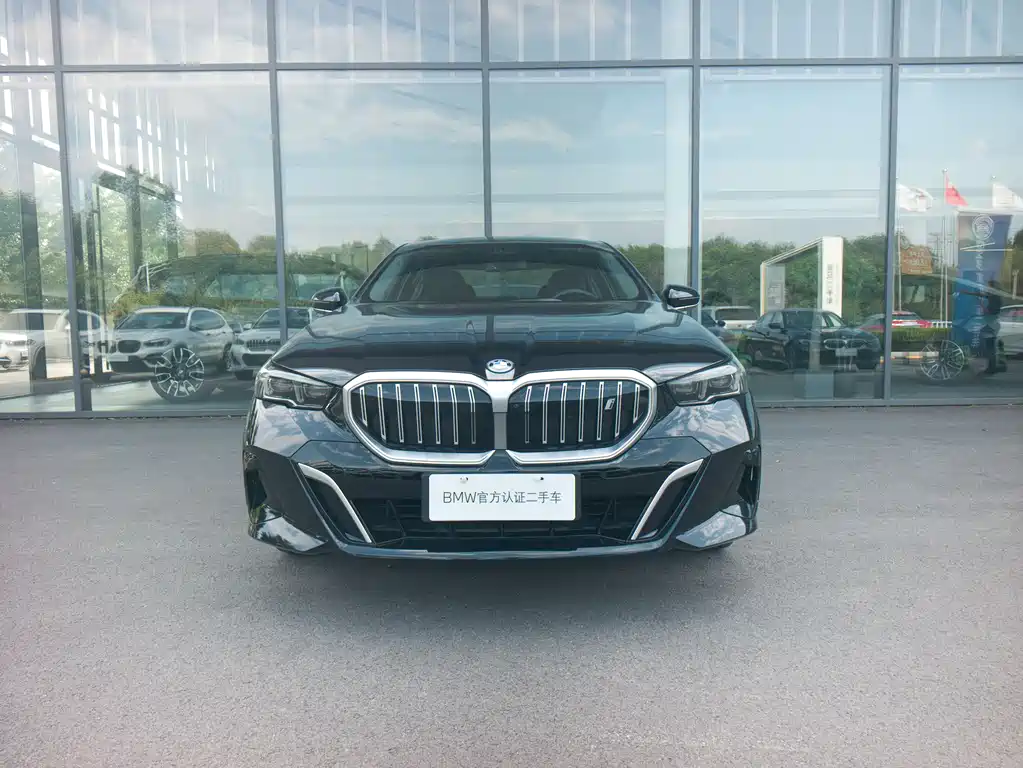 BMW i5 2025 — фото 2