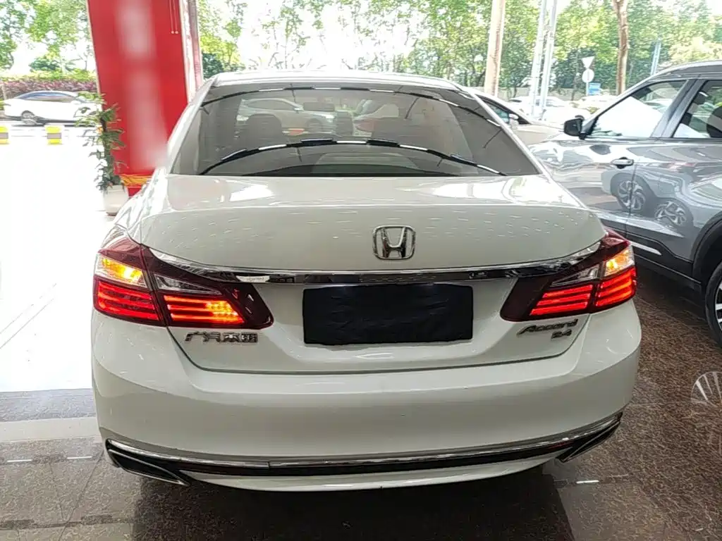 Honda Accord 2017 — фото 6