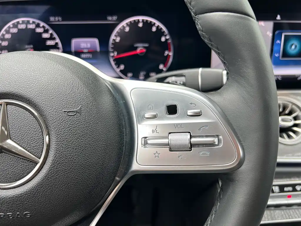 Mercedes-Benz CLS 2019 — фото 36