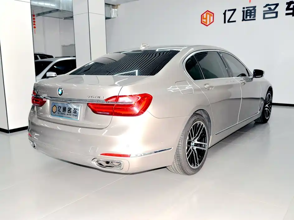 BMW 7 Series 2016 — фото 23