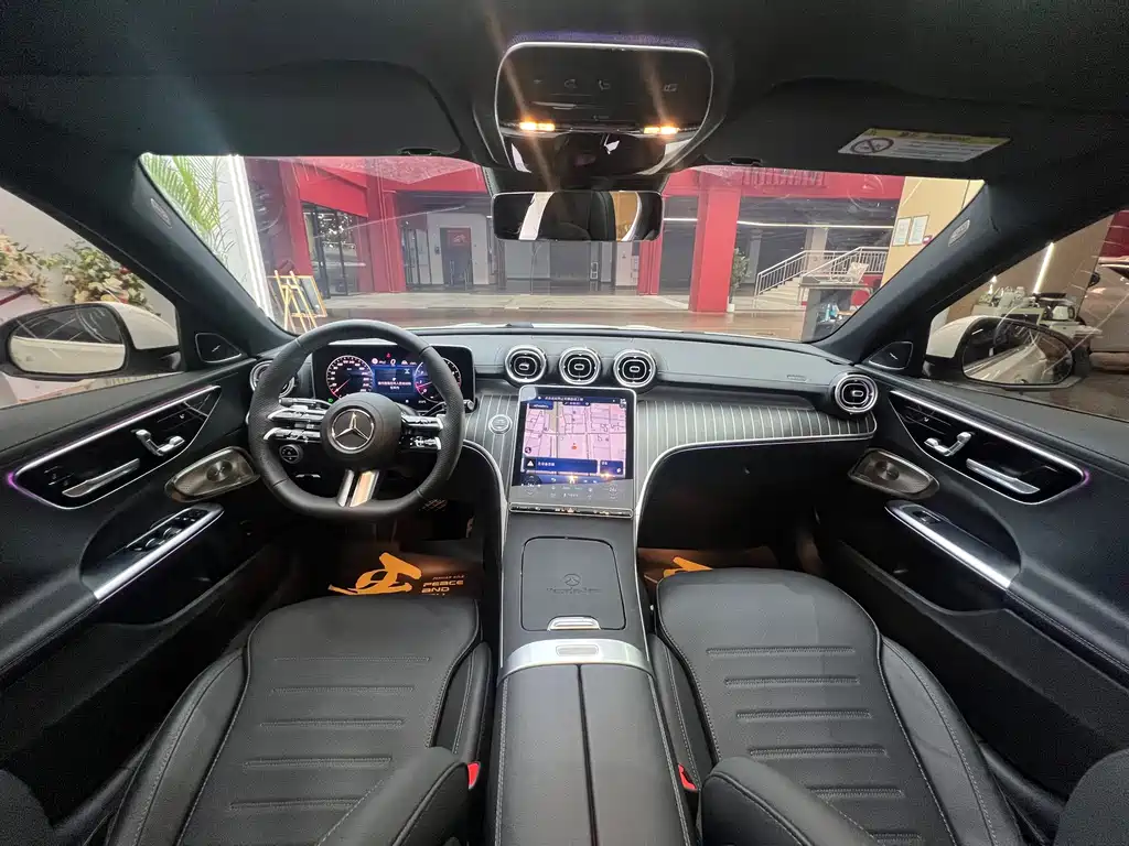 Mercedes-Benz C-Class 2025 — фото 11