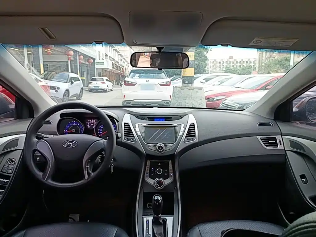 Hyundai Elantra Langdong 2015 — фото 10